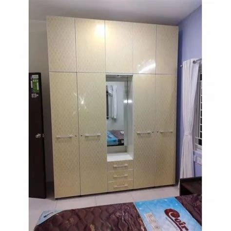 Golden Leaf Godrej Square Stainless Steel Wardrobe at Rs 1800/square feet in Gautam Budh Nagar