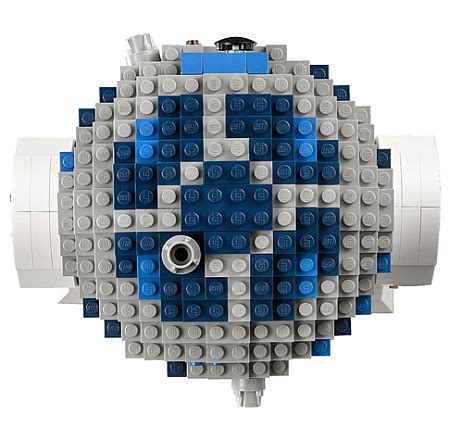 LEGO Star Wars Ultimate Collector R2-D2!