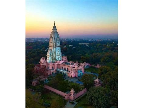 The largest Lord Shiva Temple in India is in Varanasi - QuickFinds