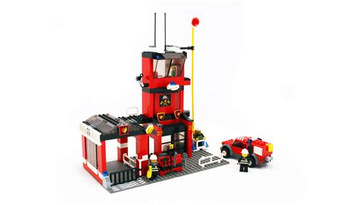 Fire Station - LEGO set #7240-1 (Building Sets > City)