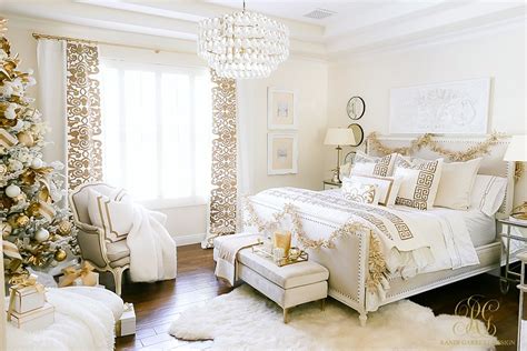 20+30+ White And Gold Bedroom Ideas