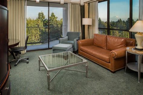 Doubletree by Hilton Seattle Airport (Seattle, WA): What to Know BEFORE ...