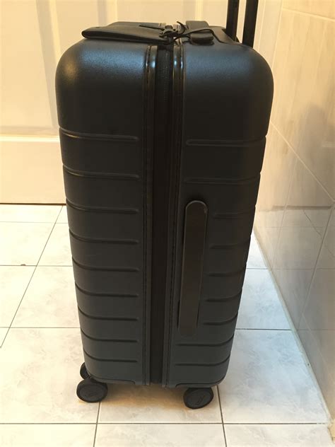 Away Luggage Review- See The Positives And Negatives