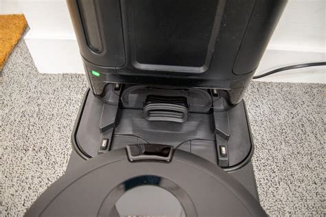 Shark IQ Robot XL Vacuum R101AEW Review: Hassle-free cleaning