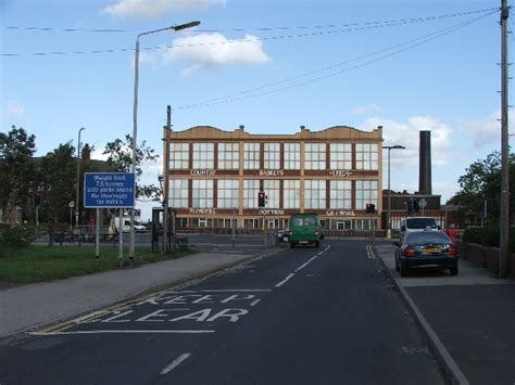 Amblers Mill, East Ardsley © Steve Partridge cc-by-sa/2.0 :: Geograph Britain and Ireland