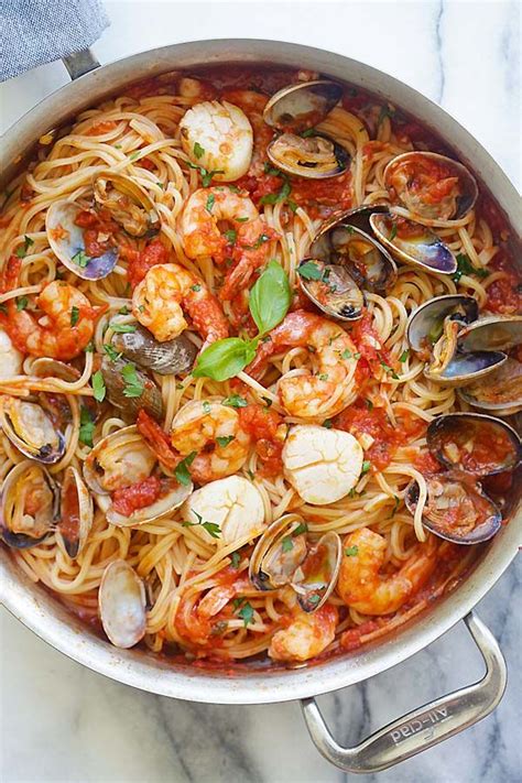 One Pot Seafood Pasta - easy seafood pasta cooked in one pot. Quick and ...