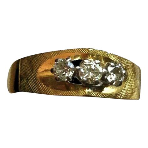 18ct Gold Diamond Ring For Sale at 1stDibs