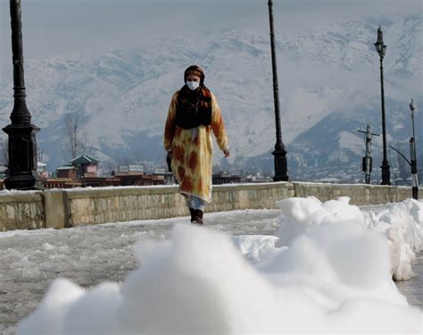 Photo Gallery - Kashmir covered with snow in this winter | Webdunia English