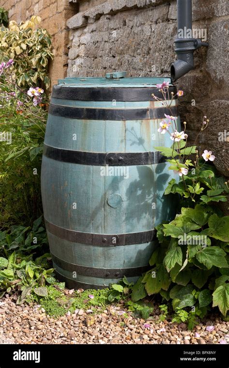 Garden Water barrel Stock Photo - Alamy