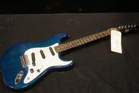 Fender Stratocaster Electric Guitar | Live and Online Auctions on HiBid.com