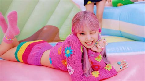 3840x2160 Resolution BLACKPINK Jennie Wink Pink Hair 4K Wallpaper ...