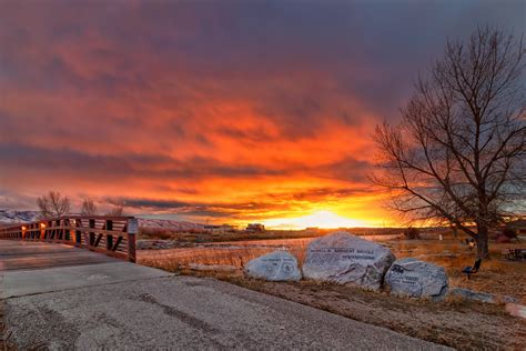 Sunset on the Platte River - Casper : r/wyoming