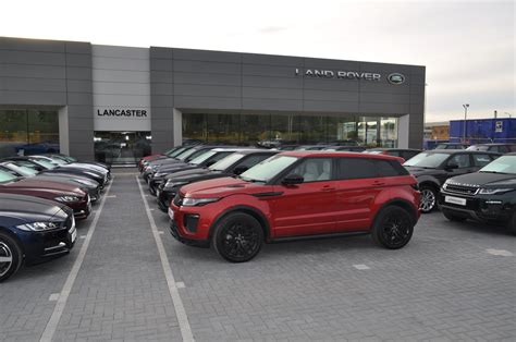 New Jaguar Land Rover Showroom Opens in Reading - Underwood Carpenter