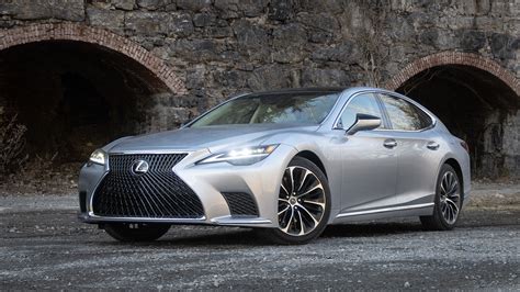 2023 Lexus LS 500 Review: This Flagship Sedan Still Believes in Buttons