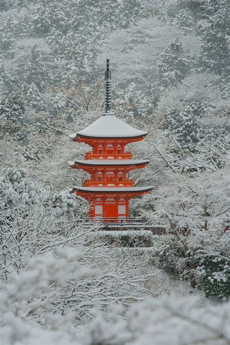 Red Pagoda at Kiyomizu-dera Temple. Stock Photo - Image of asian ...