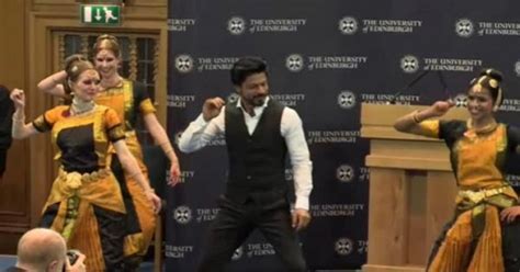 Watch: Shah Rukh Khan Rocking Performance On “Lungi Dance” At Edinburgh University