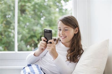 8 Best Cell Phones for Kids of 2023 | Cell phone etiquette, Phone ...