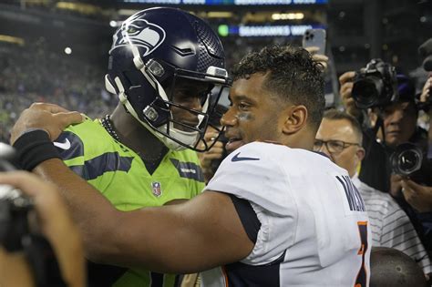 Geno Smith, questionable FG call spoil Russell Wilson's Seattle return