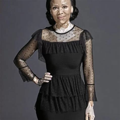 Leleti Khumalo: Biography: age, skin condition, family, twins, husband - style you 7