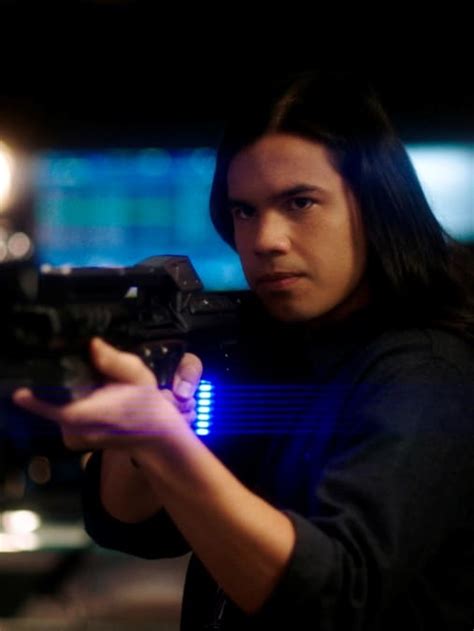 Cisco - The Flash Season 7 Episode 2 - TV Fanatic