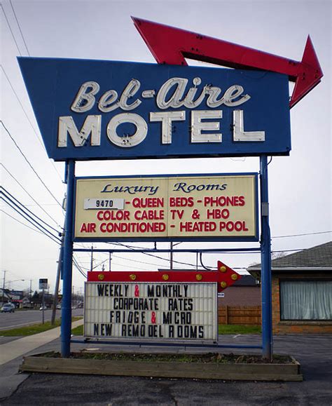 glancing back in time: Bel-Aire Motel