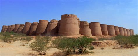 Nauman PAKISTAN: FAMOUS FORTS OF PAKISTAN