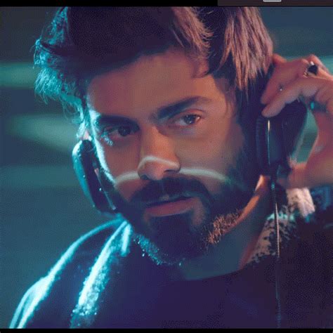 Just 2 seconds of Fawad Khan as the HOT DJ in Ae Dil Hai Mushkil song ...