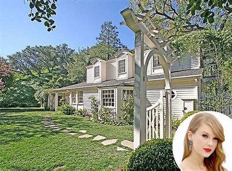 Taylor Swift from Young Celebrity Homeowners | E! News