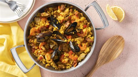 Mexican-Style Seafood Paella with Parboiled Rice | Carolina® Rice