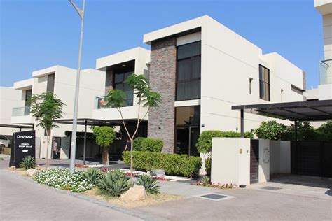 Villas in DAMAC Hills for comparing living in DAMAC Hills vs Town Square