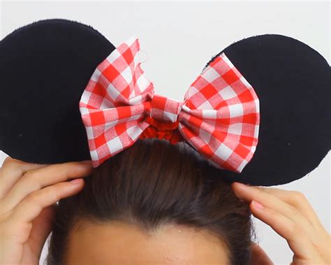 How to Make Minnie Mouse Ears: An Easy DIY Guide