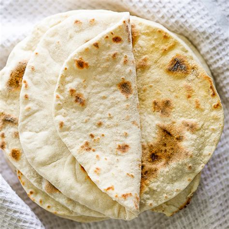 Easy homemade flour tortillas - Simply Delicious