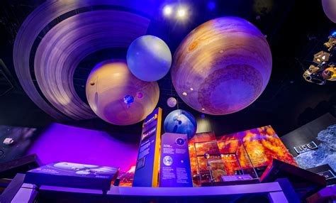 “Kenneth C. Griffin Exploring the Planets Gallery” | Smithsonian Institution