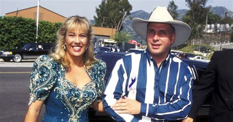 Why did Garth Brooks spilt from first wife Sandy Mahl? A look at singer's relationship before ...