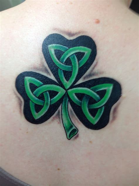 Beautiful tattoo - shamrock with trinity knots. | Tattoos for daughters, Celtic knot tattoo ...