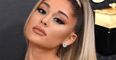 How to do winged eyeliner by Ariana Grande's make-up artist