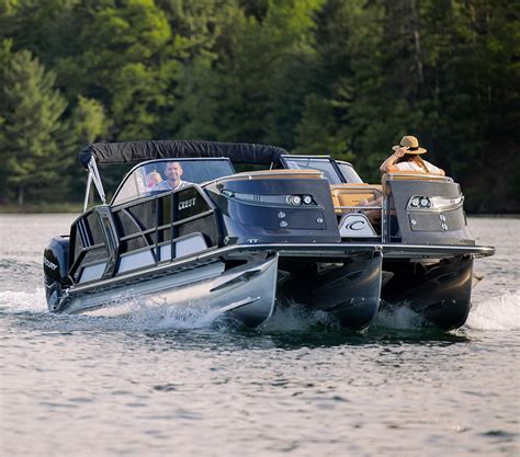 Crest Pontoons | Find Your Perfect Pontoon Boat Today!