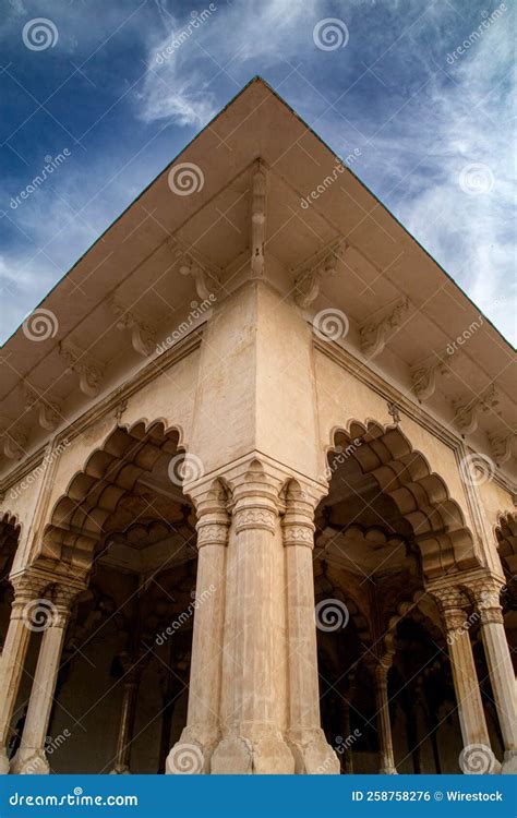 Vertical Shot of the Architecture of Agra Fort in Agra, India Editorial Photo - Image of ...