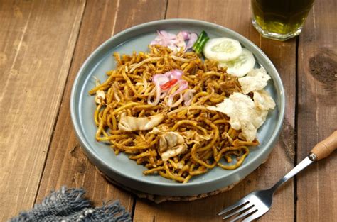 Resep Mie Aceh Goreng Simpel Untuk Masak di Rumah - Official Astronauts ...