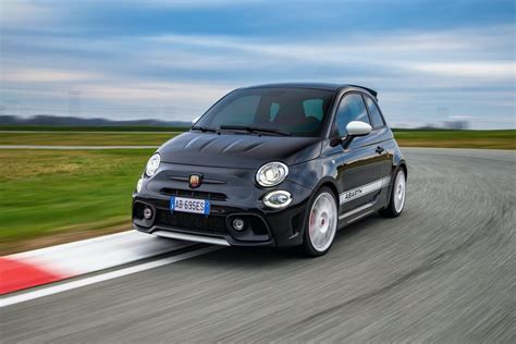 Abarth 695 Esseesse 2021 estos son los detalles e imágenes