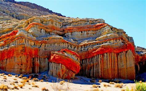 Fortress Of The Red Rocks State Park In County California United States : Wallpapers13.com