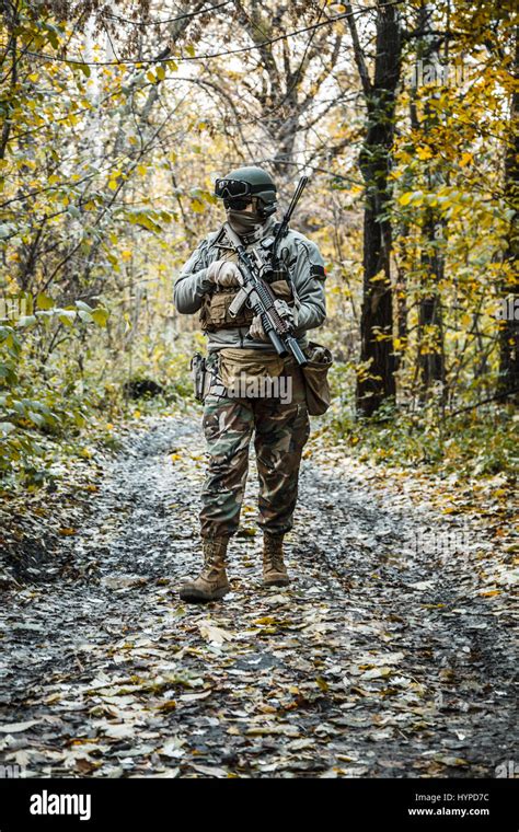 Marsoc raider aiming weapons Stock Photo - Alamy