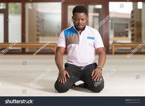 Black African Muslim Man Praying Mosque Stock Photo 634011392 | Shutterstock