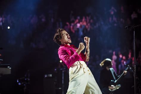 Grammys 2021: Harry Styles performs 'Watermelon Sugar' - Los Angeles Times