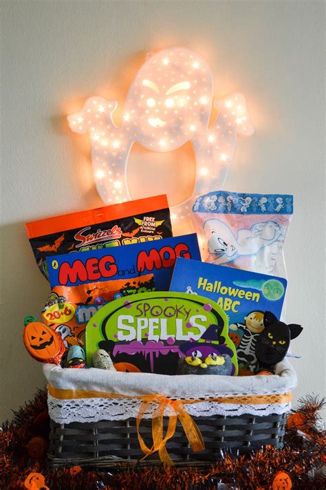 Kids Halloween Basket ♥ | Dolly Dowsie