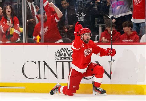 Dylan Larkin nets two as Detroit Red Wings take the shine off Vegas ...