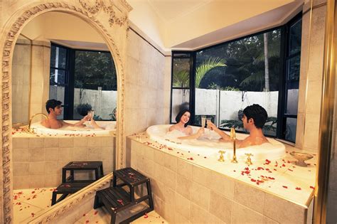 Mt Tamborine accommodation for couples | escarpment.com.au