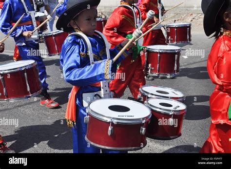 Makassar, Indonesia. 08th Nov, 2015. Kids play drums at Makassar Culture Carnival. The carnival ...