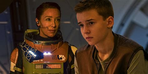 Lost In Space Season 3 Cast Guide: All New & Returning Characters