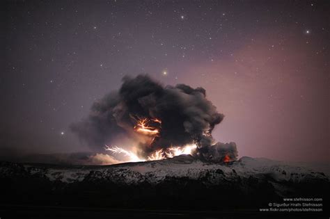 How do volcanos produce lightning? | Earth | EarthSky